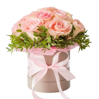 25 pink roses in a hatbox | Flower Delivery Dmitrov